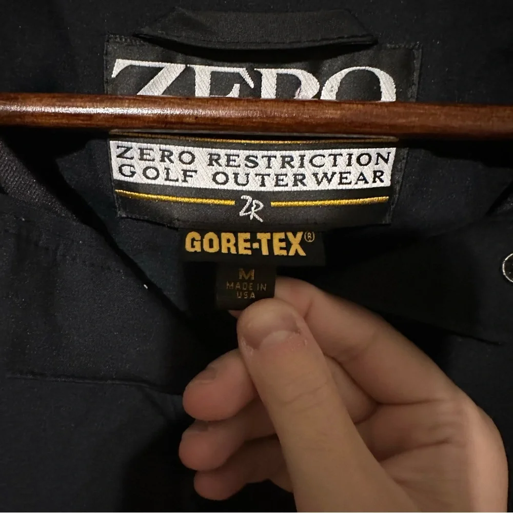Zero Restriction Men’s GoreTex Black 1/4 Zip Windbreaker Pullover